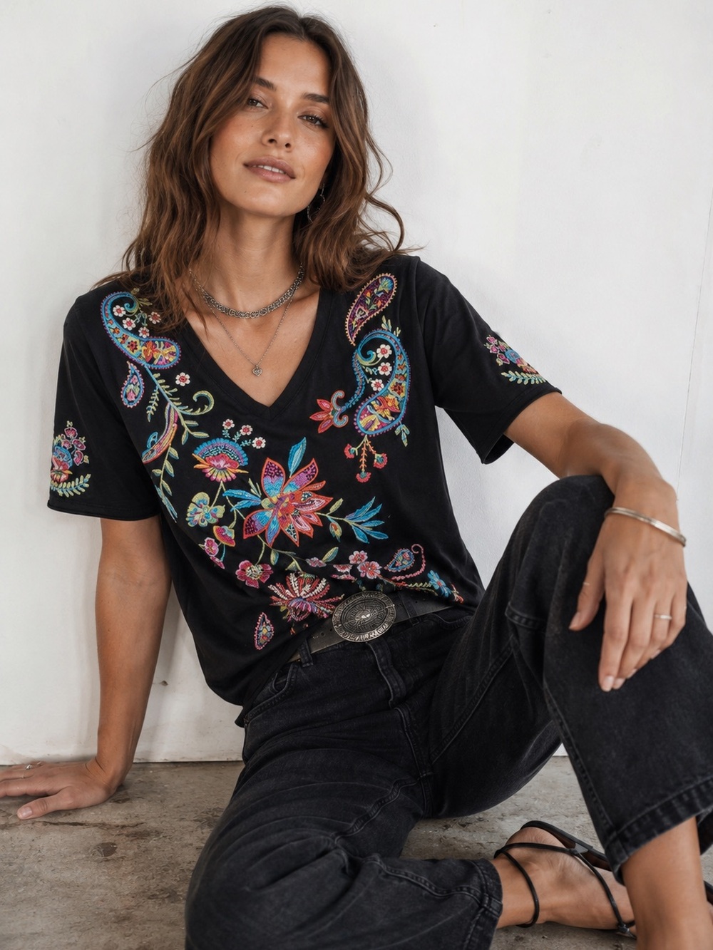 Johnny Was Karime Raw Hem V-Neck Embroidered Tee Black Size M